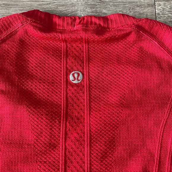 Lululemon Swiftly Tech red short sleeve - Picture 3 of 8